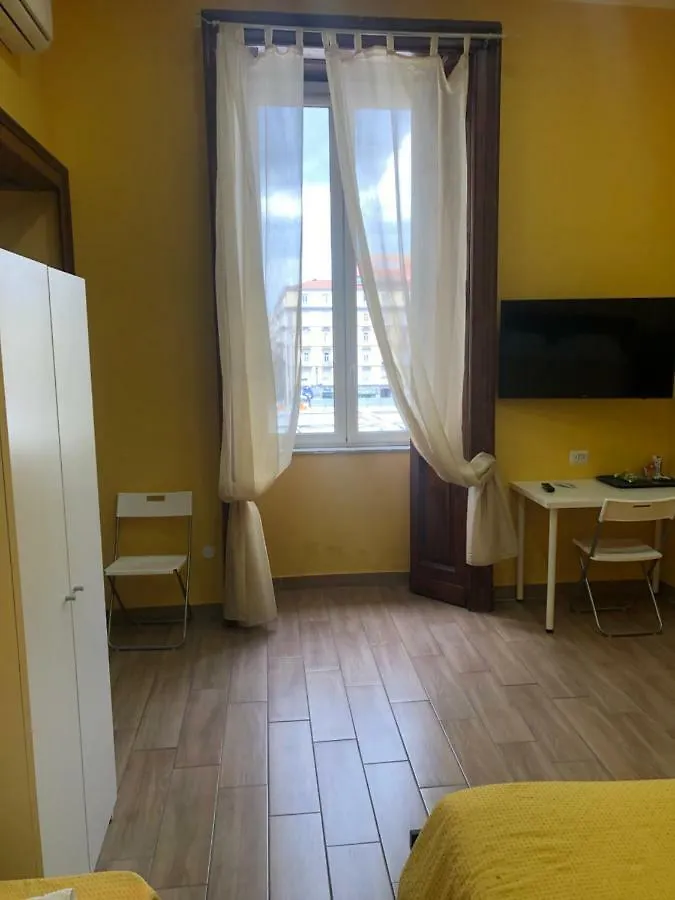 La Casa Di Fafa Panzió Nápoly